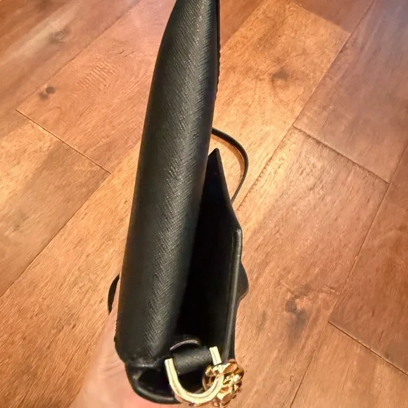 Michael Kors Jet Set Medium Envelope Clutch. - Picture 7 of 11